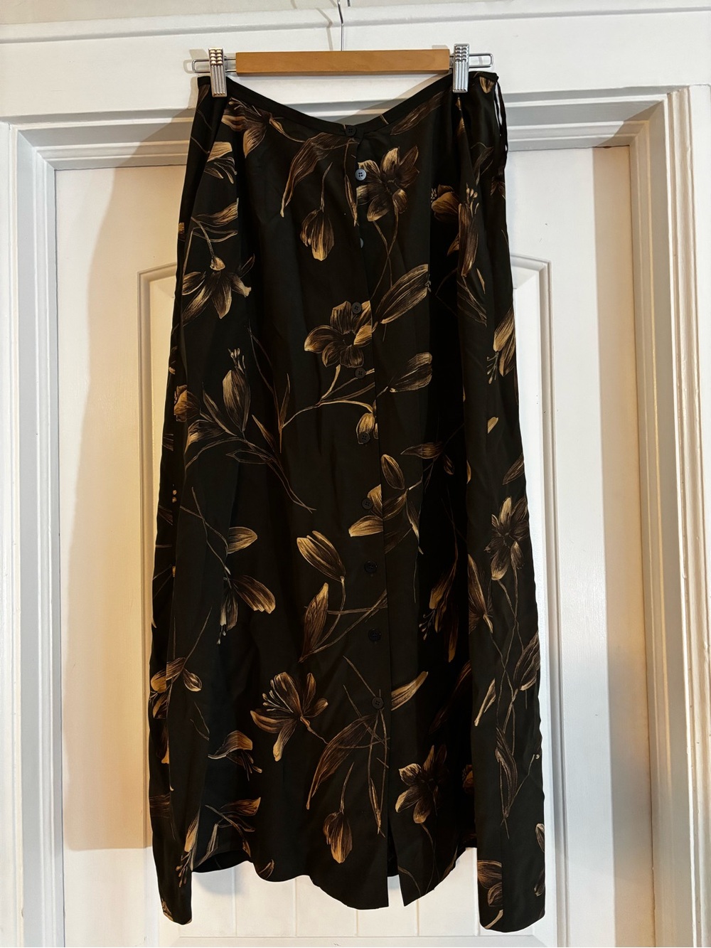 VTG Jones New York Black Maxi Skirt with Gold Floral Print SZ 8 100%SILK